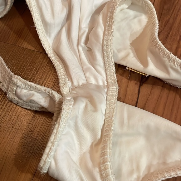 Victorias Secret Cream White Cheeky Bikini Bottoms - Picture 6 of 6